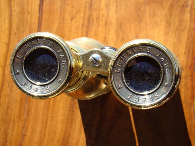 An exceptional pair of 19th century all brass Binoculars signed "LeMaire, Paris" circa 1875 — image 2